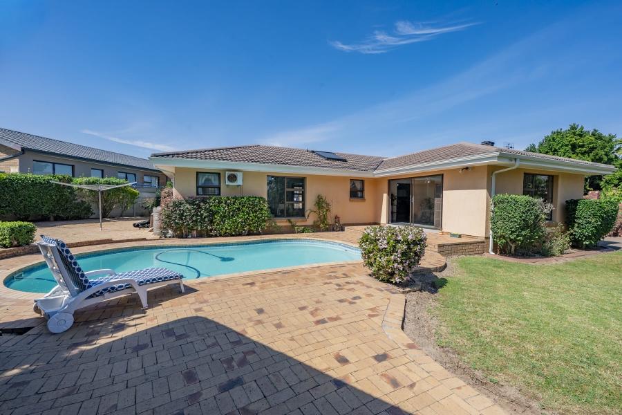 4 Bedroom Property for Sale in Vredekloof Western Cape